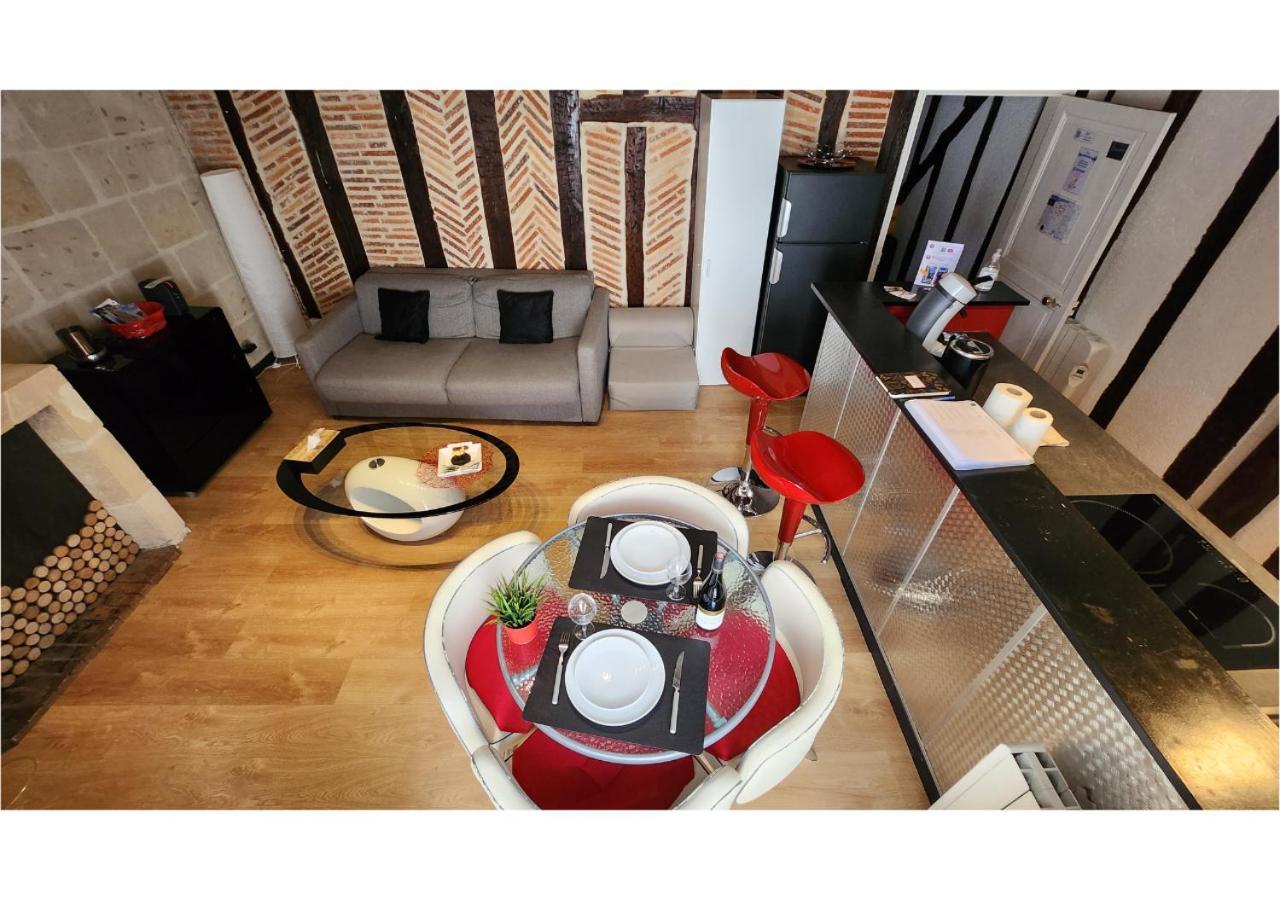 L'Appart - Au Coeur du Vieux Tours - Arrivée Autonome Extérieur photo